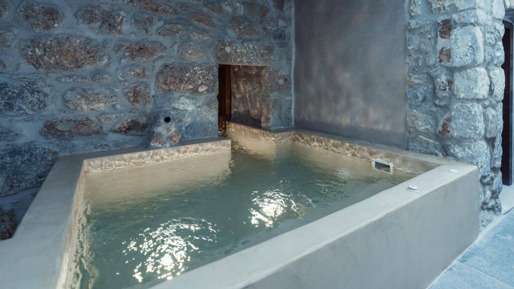 Spilia Suite with Hot Tub in Mani - KaSeas Boutique Hotel, Mani