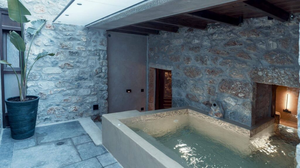Spilia Suite with Hot Tub in Mani - KaSeas Boutique Hotel, Mani