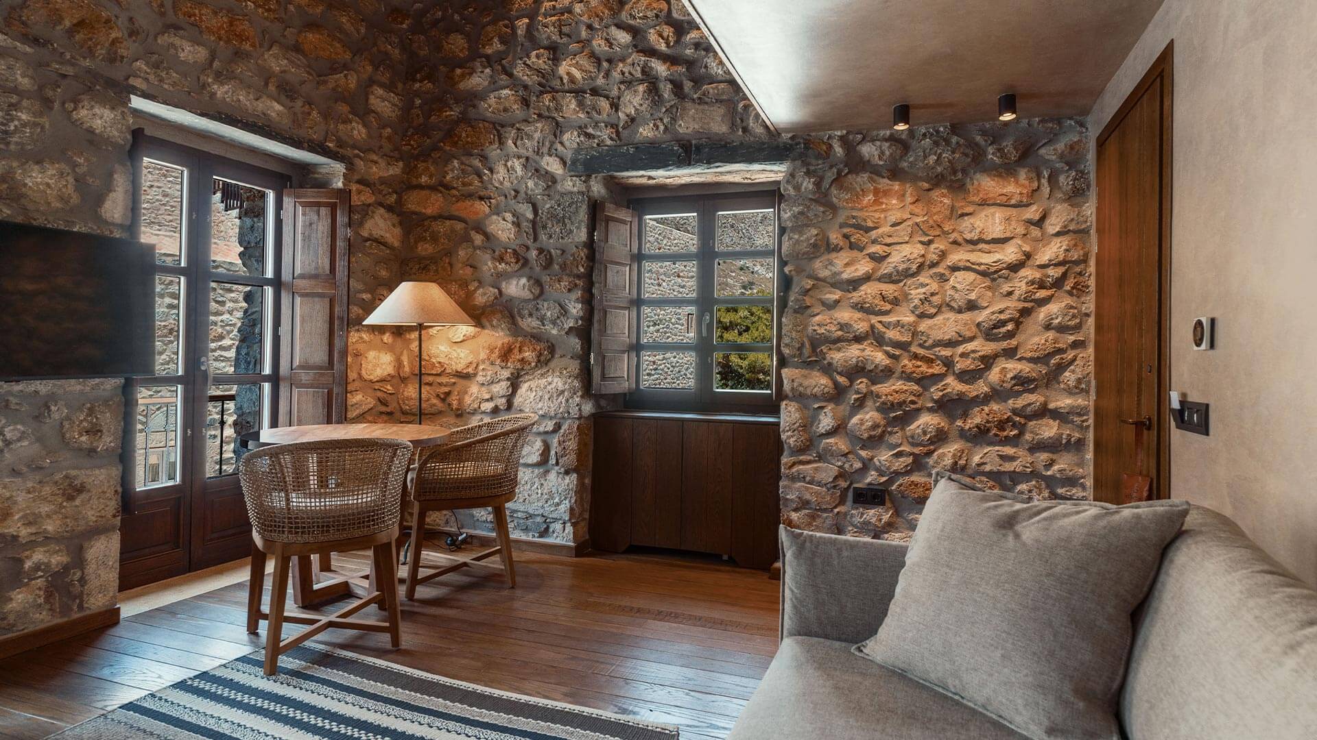 armenopetra-kaseas-living-room-table