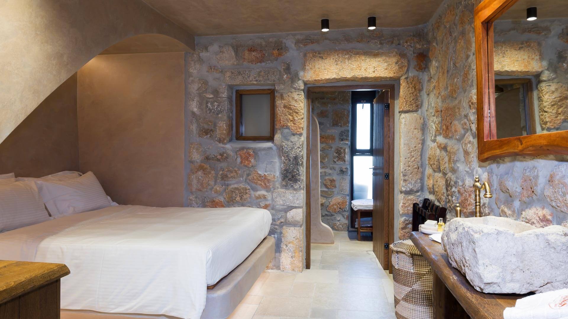 Katoi Room in Gerolimenas - KaSeas Boutique Hotel