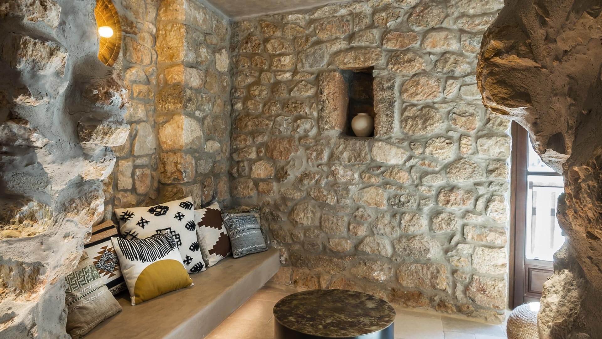 Katoi Room in Gerolimenas - KaSeas Boutique Hotel