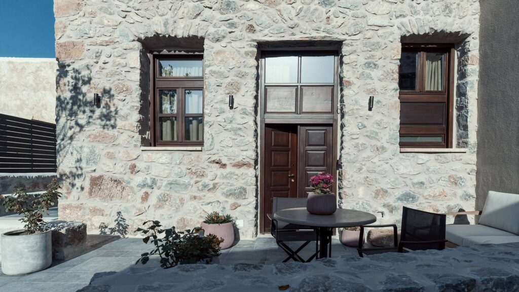 yiasemi-kaseas-exterior