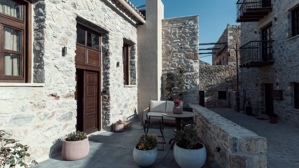 yiasemi-kaseas-exterior-view