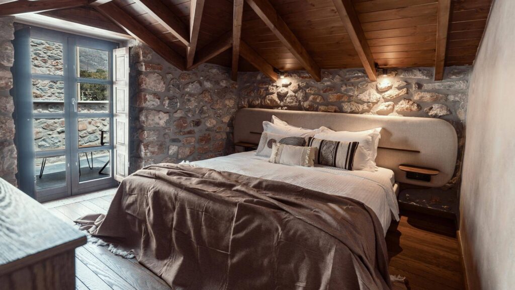 liako-kaseas-bedroom-featured