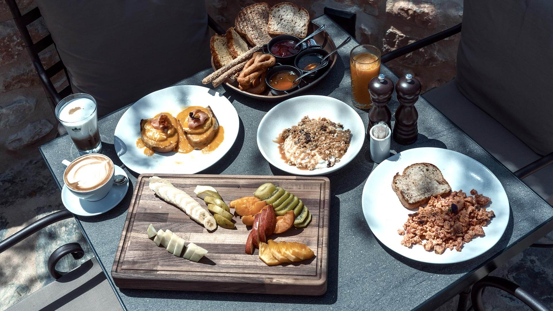 Veludo Restaurant in Mani - KaSeas Boutique Hotel